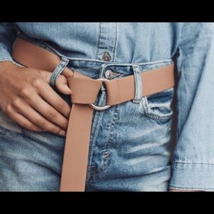 Adjustable camel belt